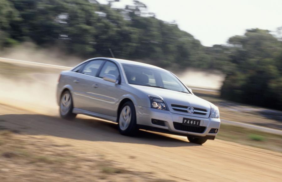  Holden Vectra 2004 года  (фото 15 из 26)